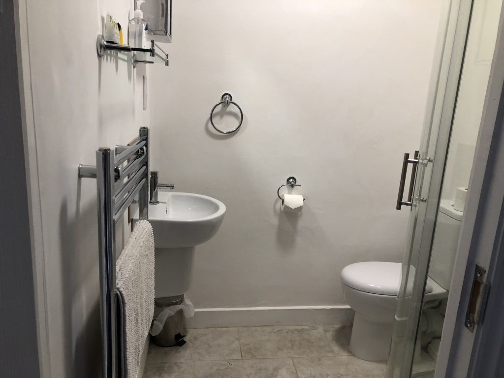 Doe Bathroom